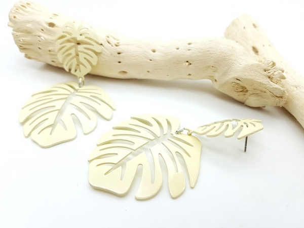 Große Blatt Ohrhänger mit Stecker weiß beige